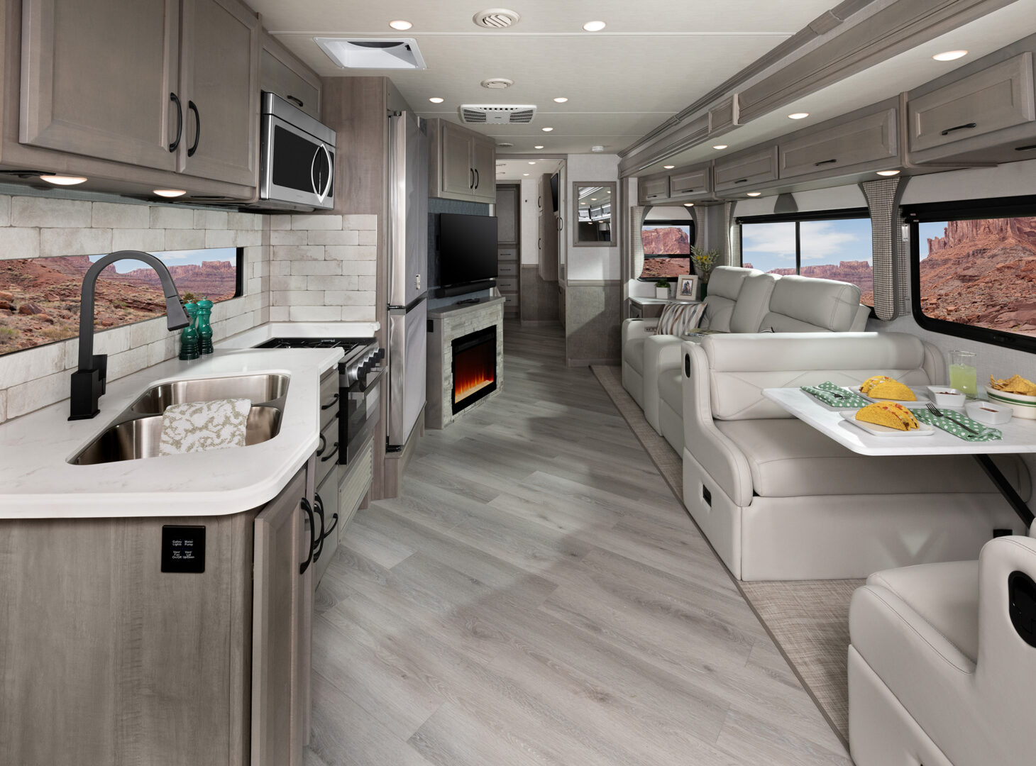 f2b_bounder_calico-decor-roasted-almond-cabinetry_dsc6138_lr-1460x1080